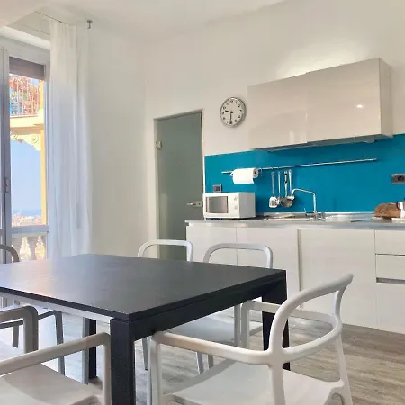 Casaviva - Amazing Trilo With View In Daire